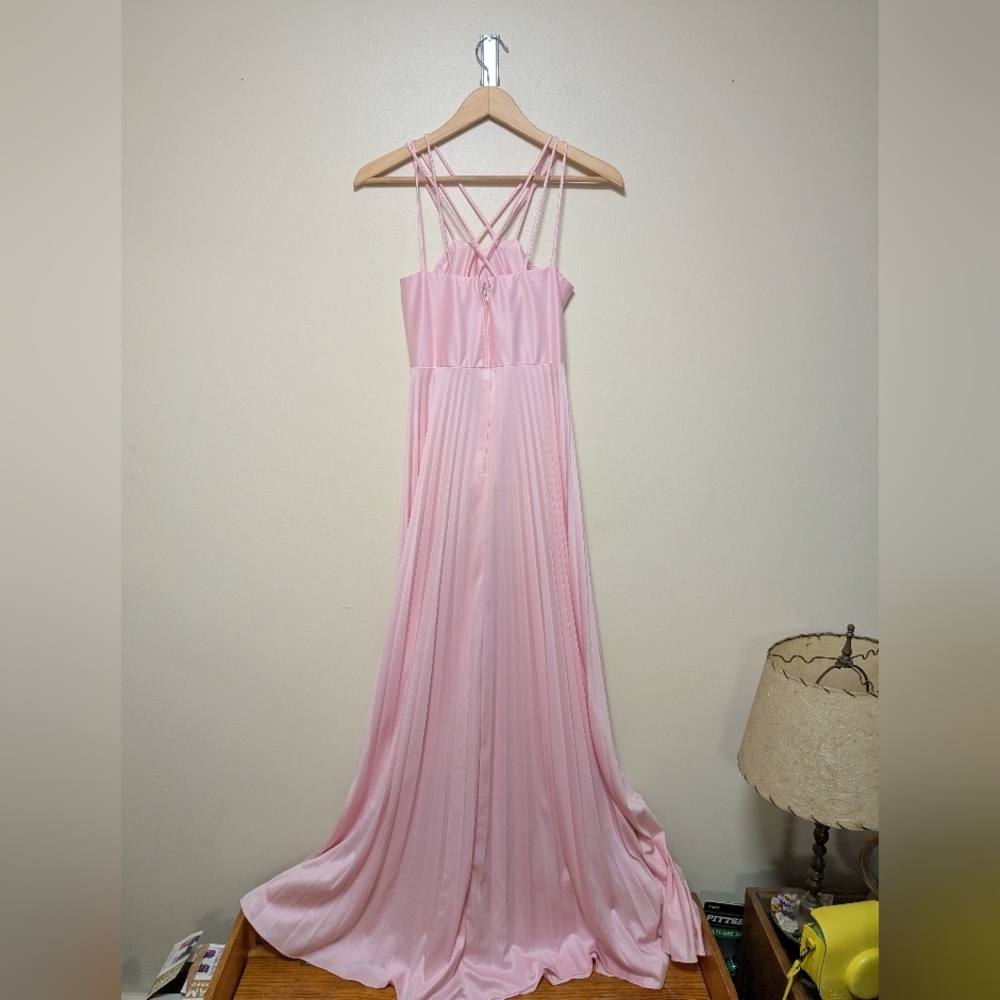 Elegant Pink Maxi Dress - Picture 6 of 7